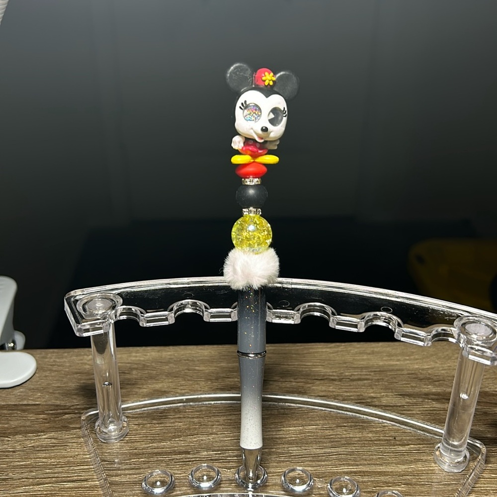 Minnie Mouse Doorable Pen 1 Of 1